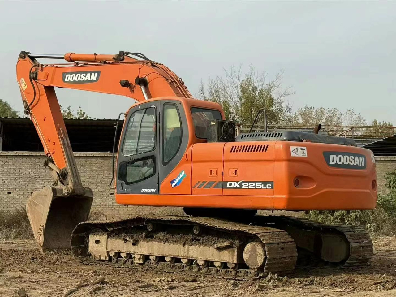 Doosan Used Excavator 225 DX225 DX300 DH150W DX300 DX420 DX520 Second hand Crawler Excavators in Excellent Work Condition - 履带式挖掘机:图1 Doosan Used Excavator 225 DX225 DX300 DH150W DX300 DX420 DX520 Second hand Crawler Excavators in Excellent Work Condition - 履带式挖掘机:图1