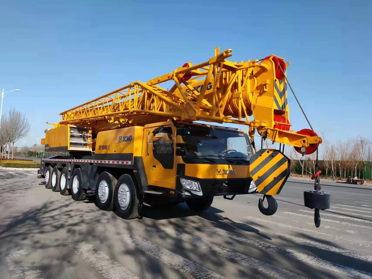 XCMG 100 Ton QY100K-II Used Truck Crane with Telescopic Boom 68M for Sale - 移动式起重机:图2 XCMG 100 Ton QY100K-II Used Truck Crane with Telescopic Boom 68M for Sale - 移动式起重机:图2