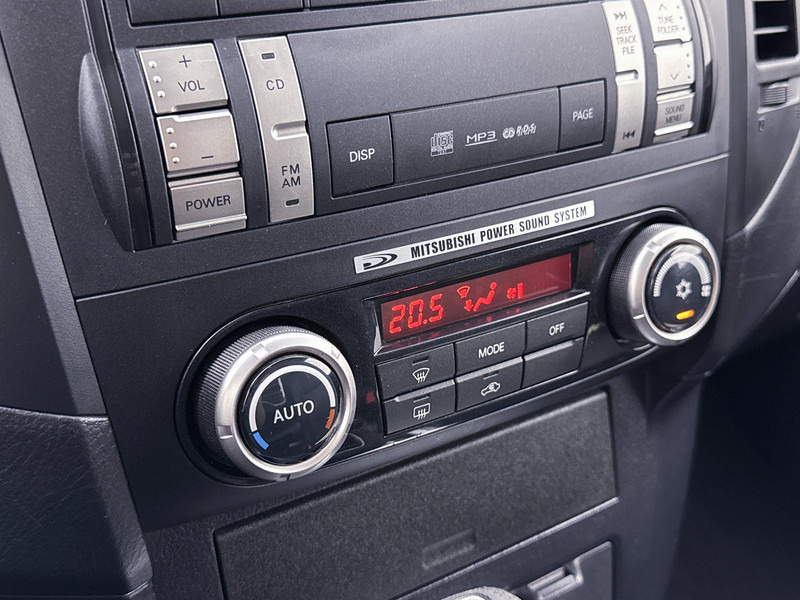 小型货车 Mitsubishi Pajero 3.2 DI-D Instyle High Roof Van Grijs kenteken Automaat Climate control Trekhaak 3000KG：图10