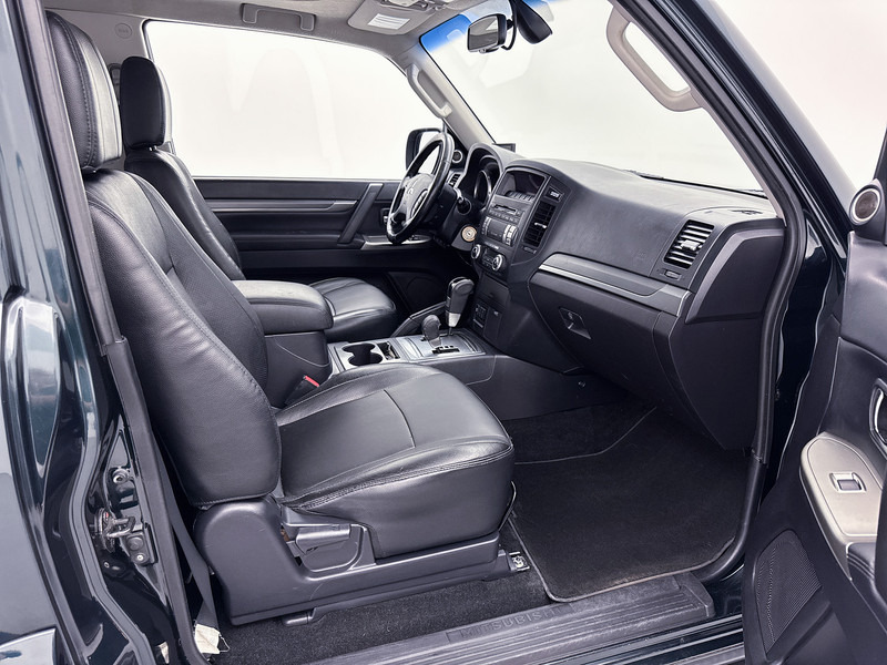 小型货车 Mitsubishi Pajero 3.2 DI-D Instyle High Roof Van Grijs kenteken Automaat Climate control Trekhaak 3000KG：图16
