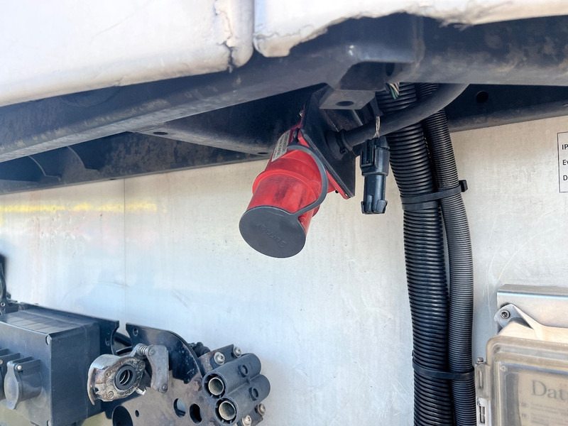 Kögel 3 assige koeloplegger Lift axle / Carrier Vector 1950 - 冷藏半拖车:图4 Kögel 3 assige koeloplegger Lift axle / Carrier Vector 1950 - 冷藏半拖车:图4