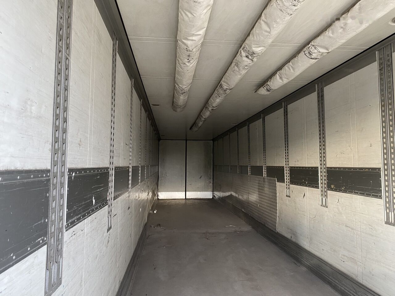 Carrier SCHMITZ CONTAINERE 13 m lungime IZOTERME din DEZMEMBRARI DE VANZ - 冷藏可拆卸车身:图4 Carrier SCHMITZ CONTAINERE 13 m lungime IZOTERME din DEZMEMBRARI DE VANZ - 冷藏可拆卸车身:图4