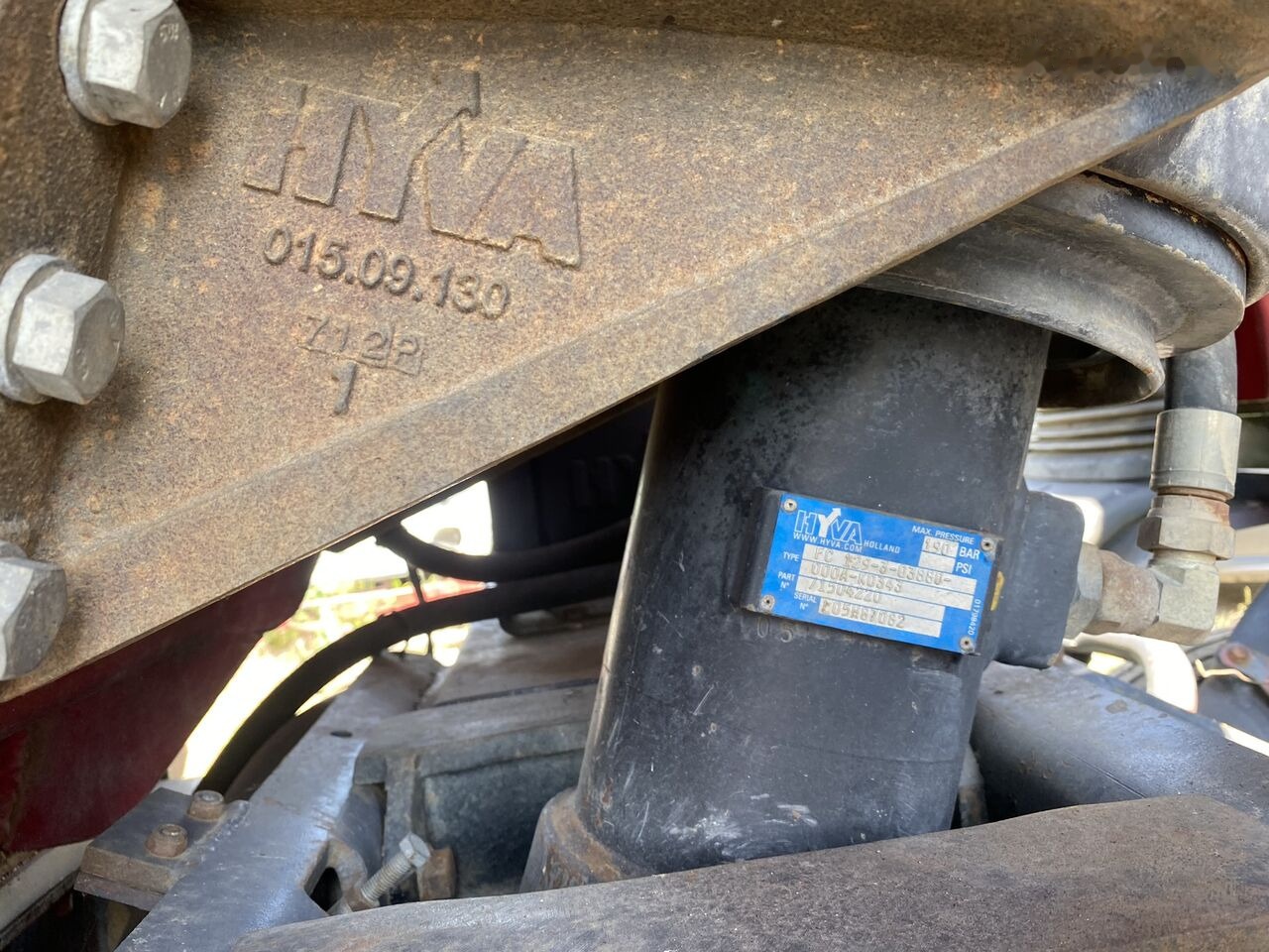 Hyva HARDOX 6x4 BENA basculabila CA NOUA - 平板卡车车身:图5 Hyva HARDOX 6x4 BENA basculabila CA NOUA - 平板卡车车身:图5