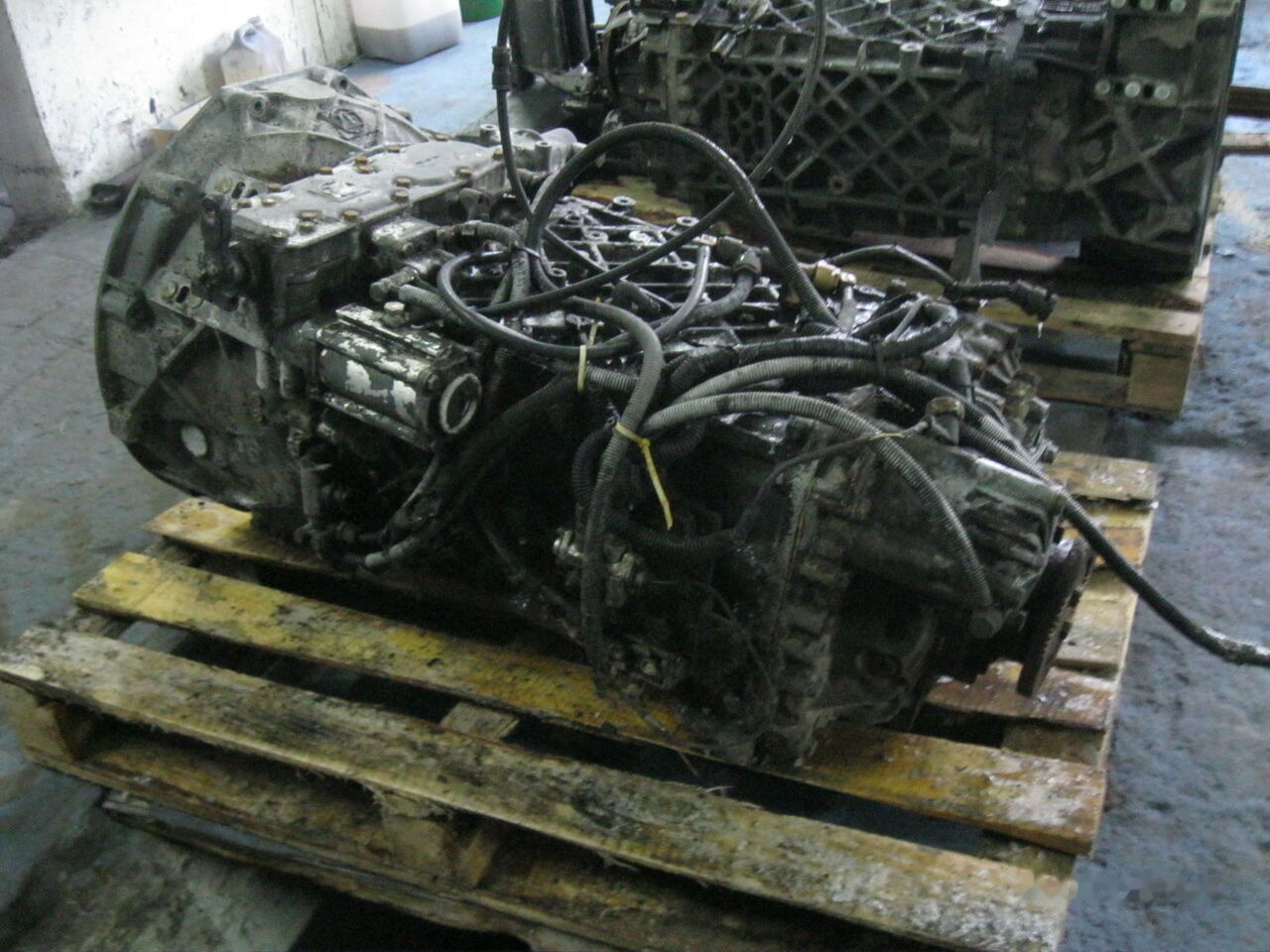 ZF 16S221 DAF XF 95 - 变速箱 适用于 卡车:图2 ZF 16S221 DAF XF 95 - 变速箱 适用于 卡车:图2