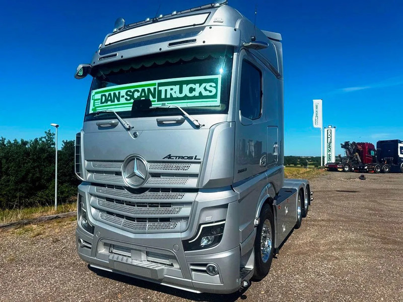 Mercedes-Benz Actros 2653 Special Interior. 6x2 3250mm weelbase. Air / Air suspension. hydr. syatem. Invertor. Micro wave. - 牵引车:图4 Mercedes-Benz Actros 2653 Special Interior. 6x2 3250mm weelbase. Air / Air suspension. hydr. syatem. Invertor. Micro wave. - 牵引车:图4