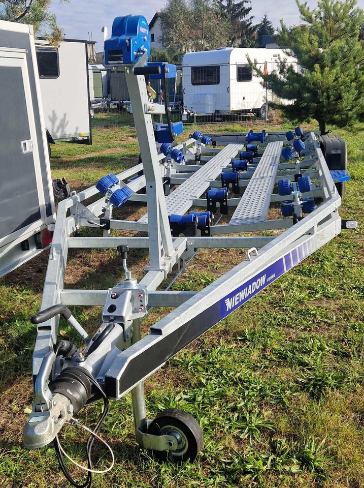 Nowa Przyczepa Podłodziowa 3500kg do 10M Niewiadów P3585HT - 船拖车:图1 Nowa Przyczepa Podłodziowa 3500kg do 10M Niewiadów P3585HT - 船拖车:图1