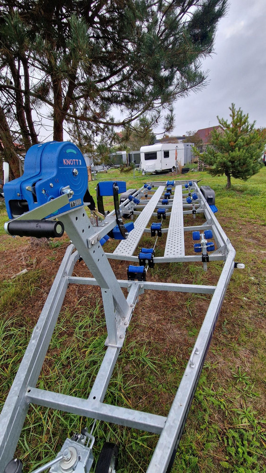 Nowa Przyczepa Podłodziowa 3500kg do 10M Niewiadów P3585HT - 船拖车:图3 Nowa Przyczepa Podłodziowa 3500kg do 10M Niewiadów P3585HT - 船拖车:图3