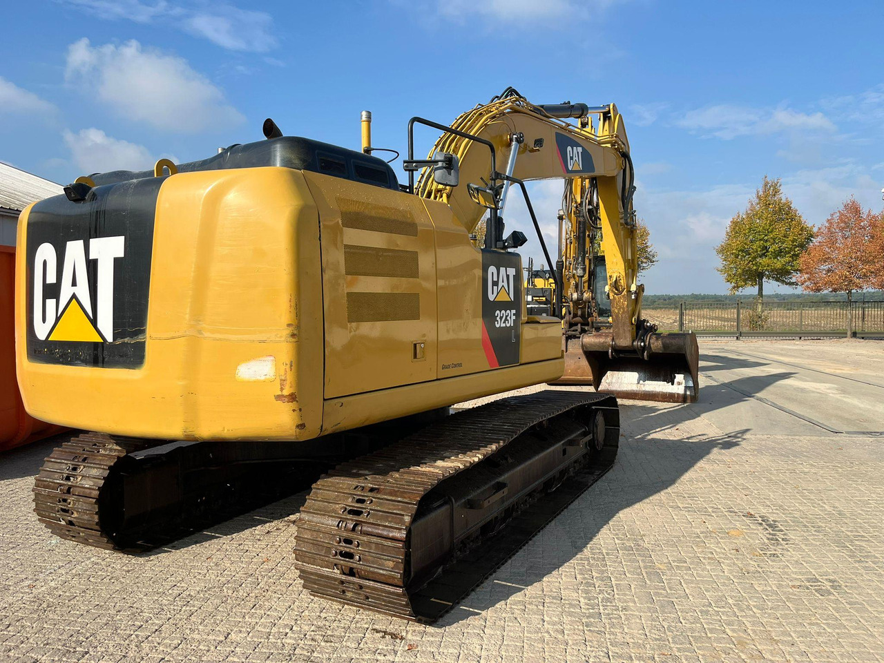 Caterpillar 323FL - 履带式挖掘机:图1 Caterpillar 323FL - 履带式挖掘机:图1