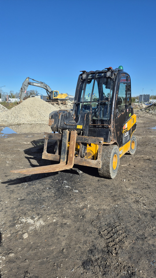 JCB TLT35D 2WD - 柴油叉车:图2 JCB TLT35D 2WD - 柴油叉车:图2