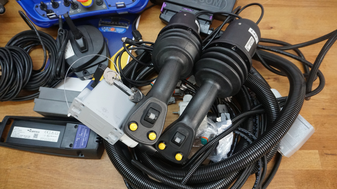 Set SPV with Scanreco RC400 8 Functions Hiab, Palfinger, Fassi - 林业拖车:图4 Set SPV with Scanreco RC400 8 Functions Hiab, Palfinger, Fassi - 林业拖车:图4