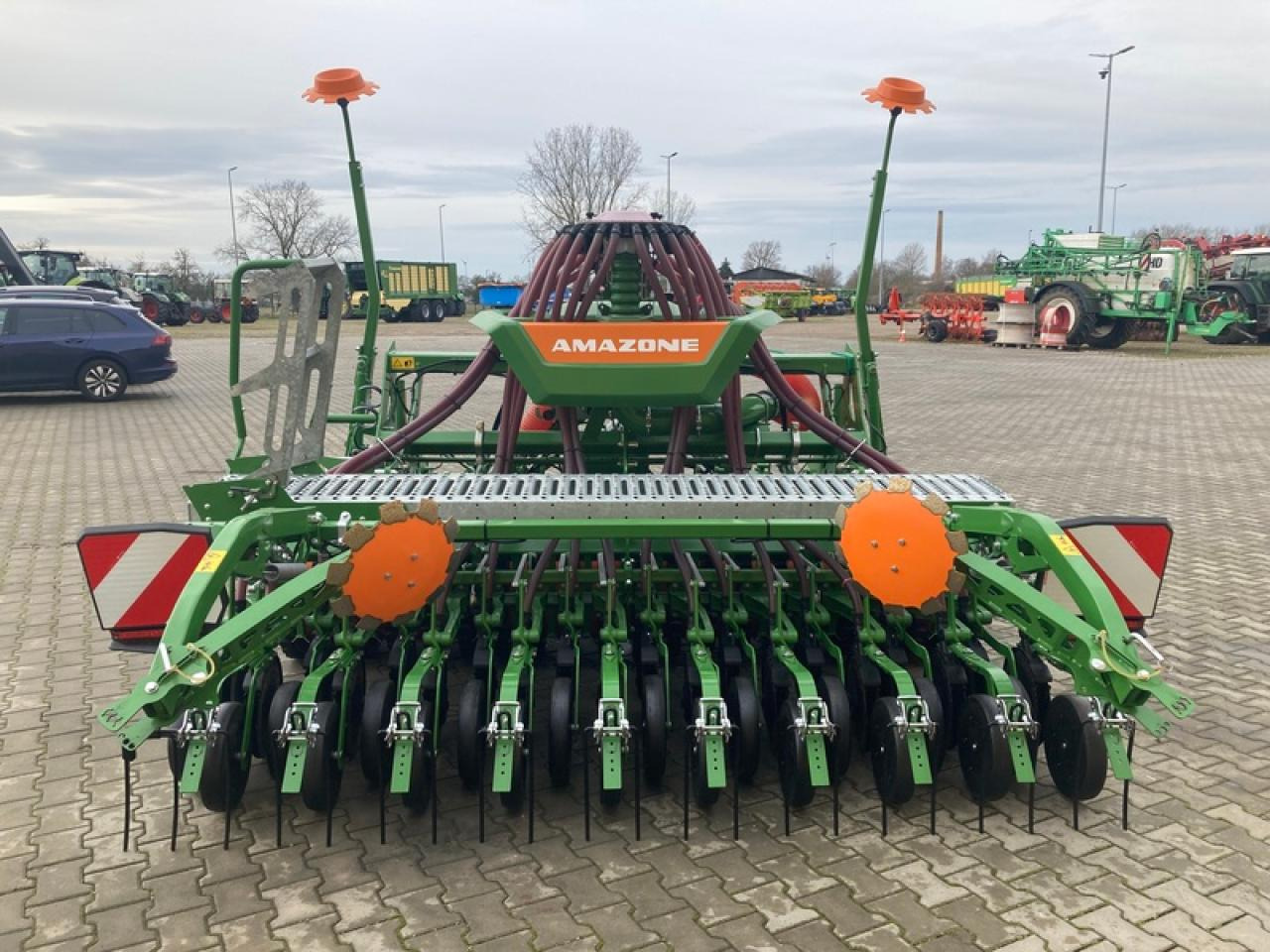 Amazone KX3001 + AVANT3002NUR 320HA - 联合条播机:图3 Amazone KX3001 + AVANT3002NUR 320HA - 联合条播机:图3