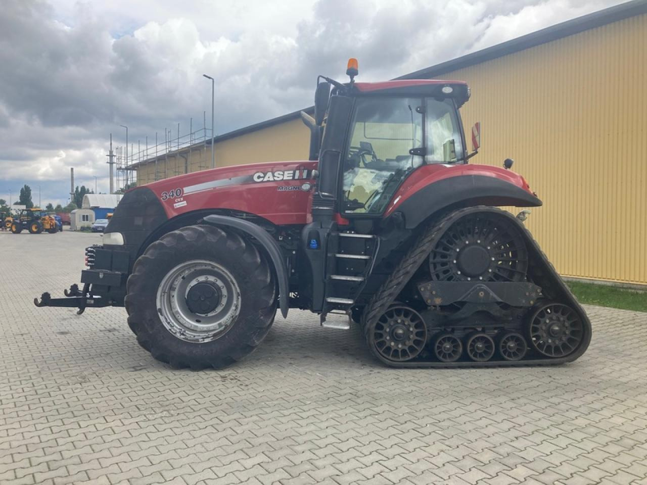 Case-IH MAGNUM 340 CVX ROWTRAC - 拖拉机:图2 Case-IH MAGNUM 340 CVX ROWTRAC - 拖拉机:图2