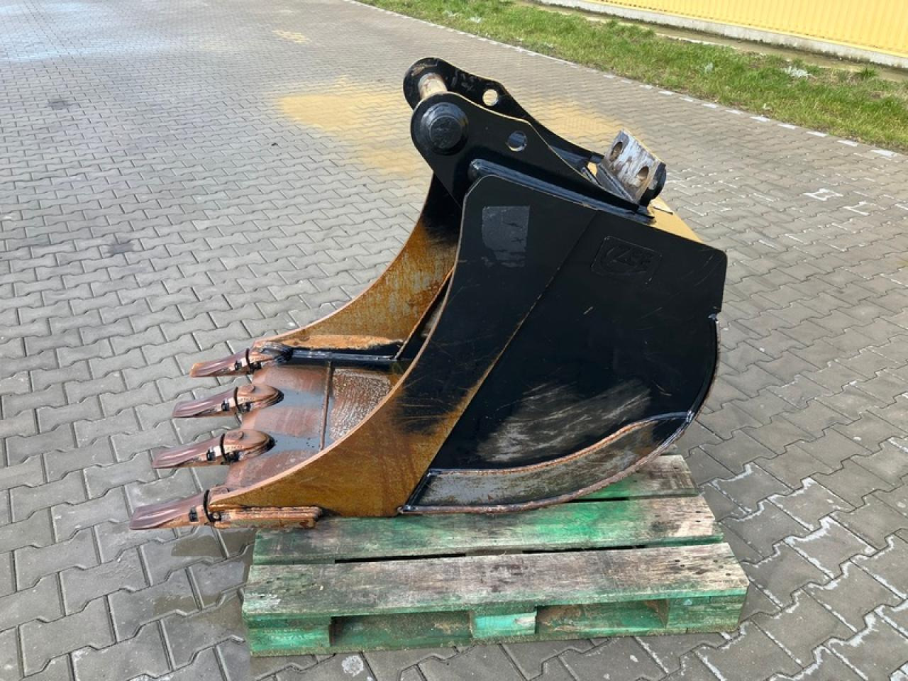 JCB TL ZFE - 铲斗:图4 JCB TL ZFE - 铲斗:图4