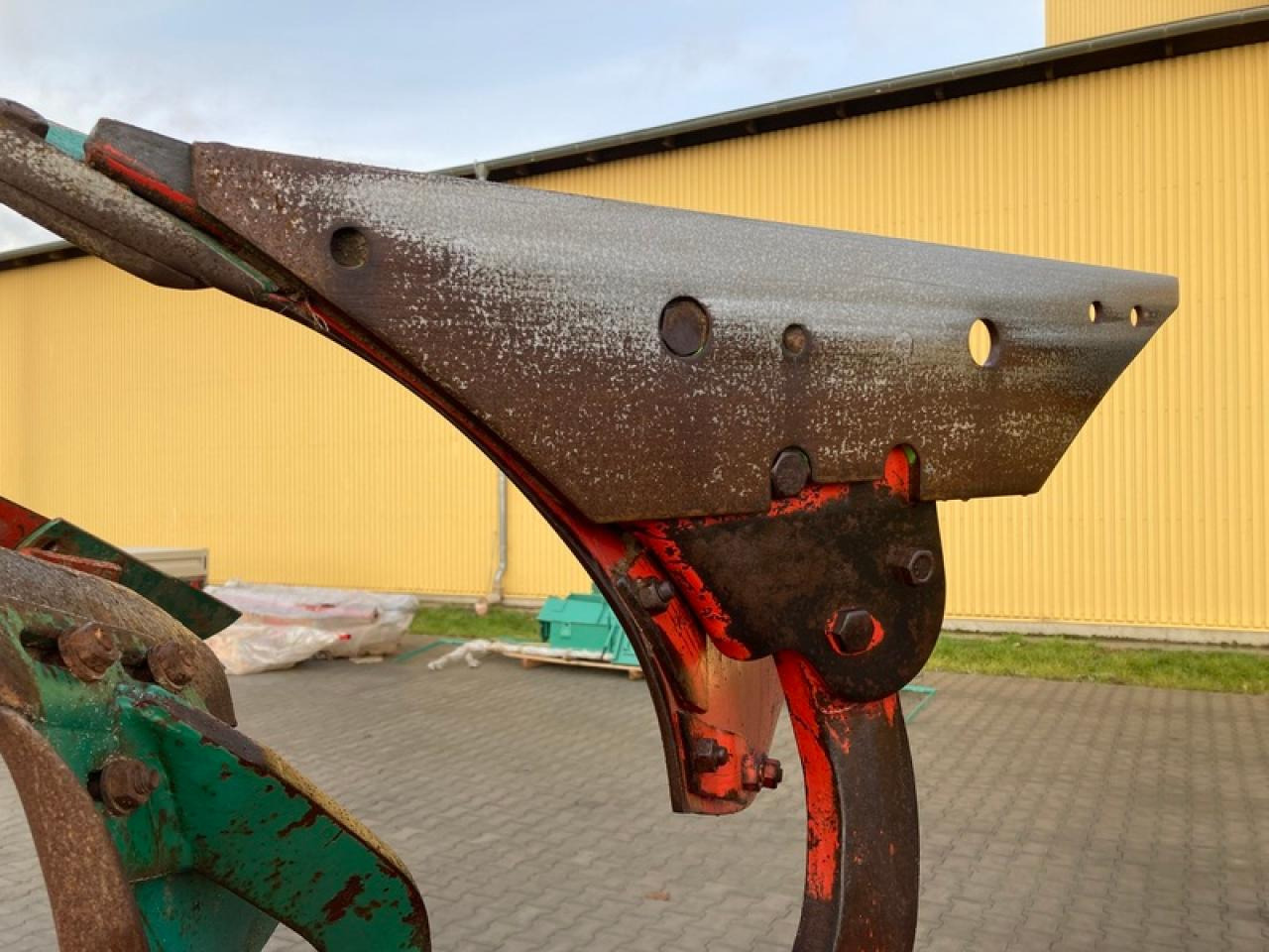 Kverneland LB100-160 - 犁:图5 Kverneland LB100-160 - 犁:图5