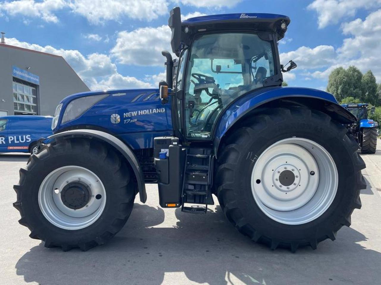 New Holland T 7.225 AKTION - 拖拉机:图2 New Holland T 7.225 AKTION - 拖拉机:图2