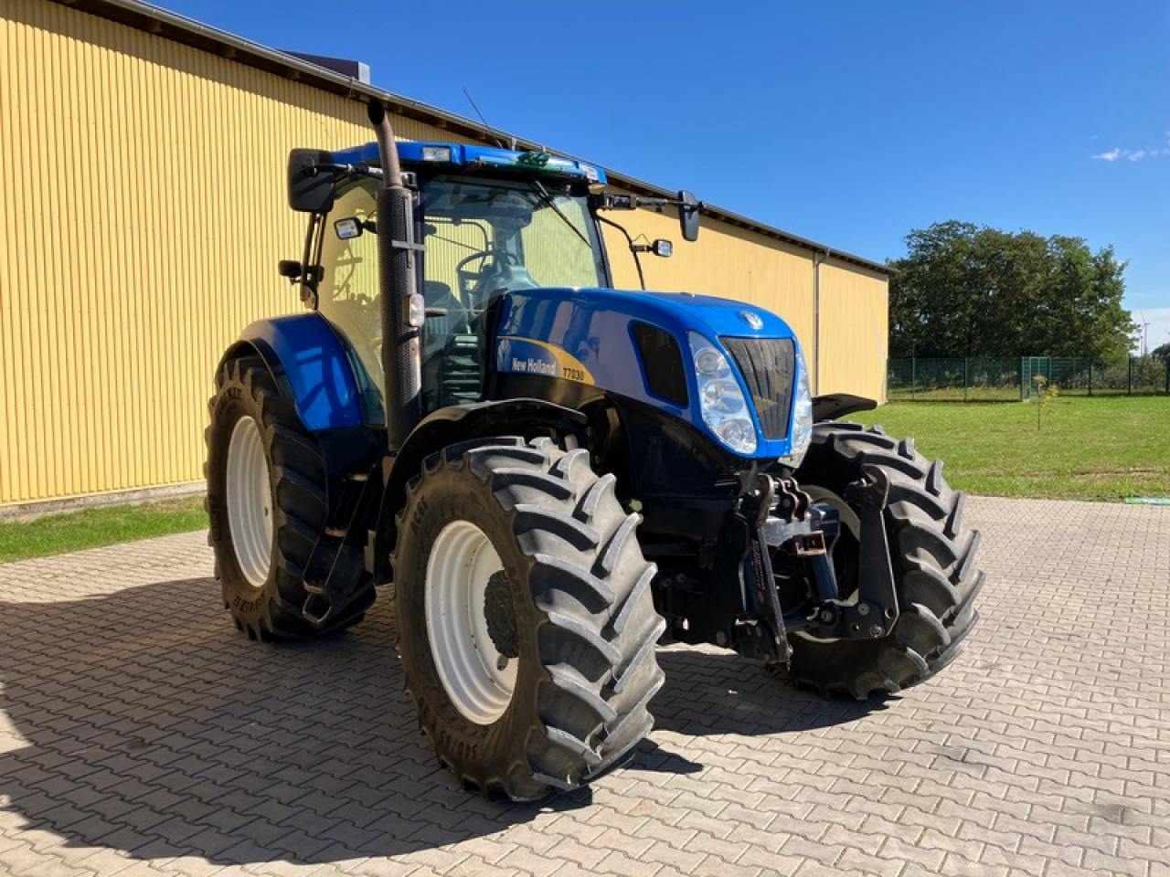 New Holland T7030 // GPS STARFIRE 6000 - 拖拉机:图4 New Holland T7030 // GPS STARFIRE 6000 - 拖拉机:图4