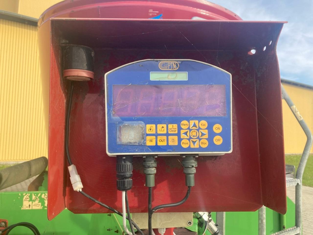 Strautmann VERTI-MIX 2000 DOUBLE - 饲料搅拌车:图4 Strautmann VERTI-MIX 2000 DOUBLE - 饲料搅拌车:图4