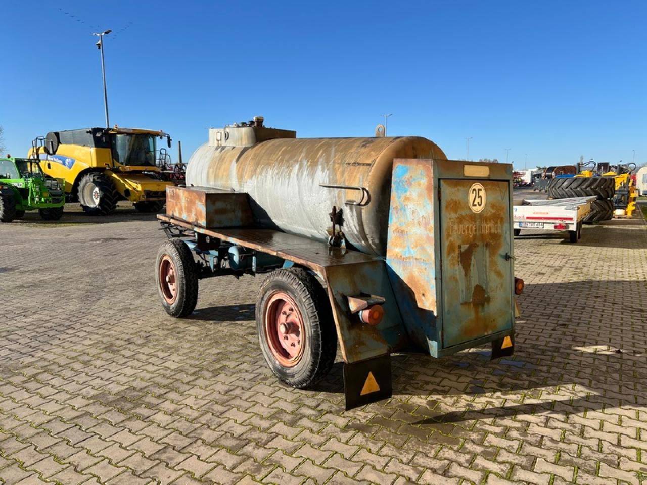 TANKWAGEN VEB WITTENBERGE - 全挂车:图2 TANKWAGEN VEB WITTENBERGE - 全挂车:图2