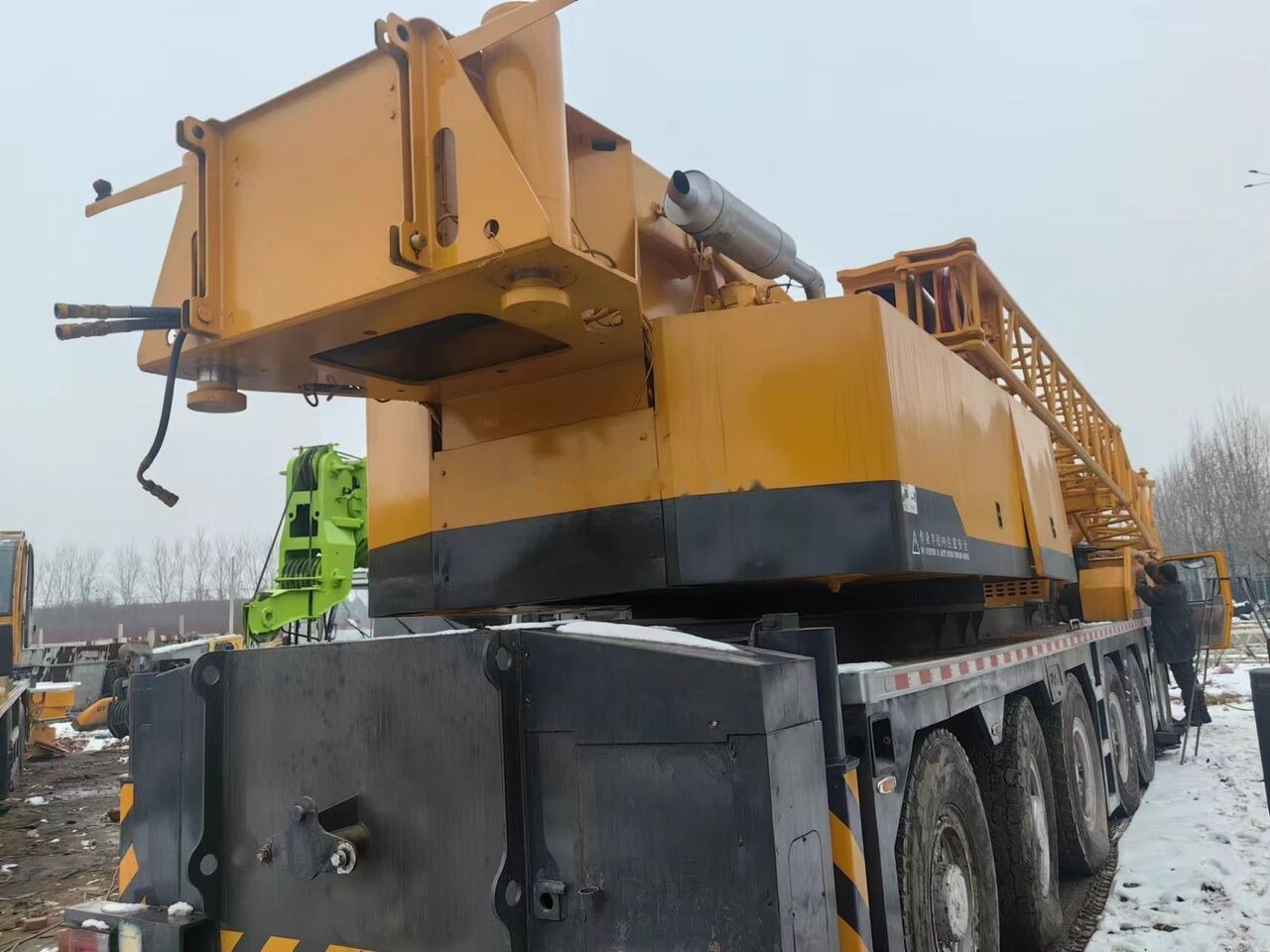 XCMG QAY200 truck crane 25 50 70 80 100 200 mobile crane for sale - 移动式起重机:图3 XCMG QAY200 truck crane 25 50 70 80 100 200 mobile crane for sale - 移动式起重机:图3