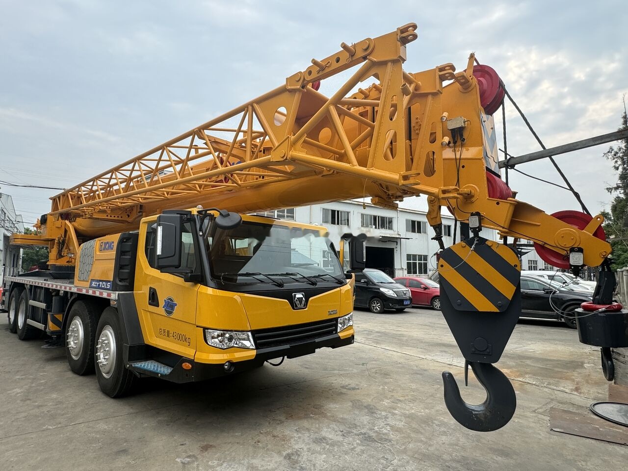 XCMG XCT70 25ton 50ton 70ton 130ton - 移动式起重机:图1 XCMG XCT70 25ton 50ton 70ton 130ton - 移动式起重机:图1