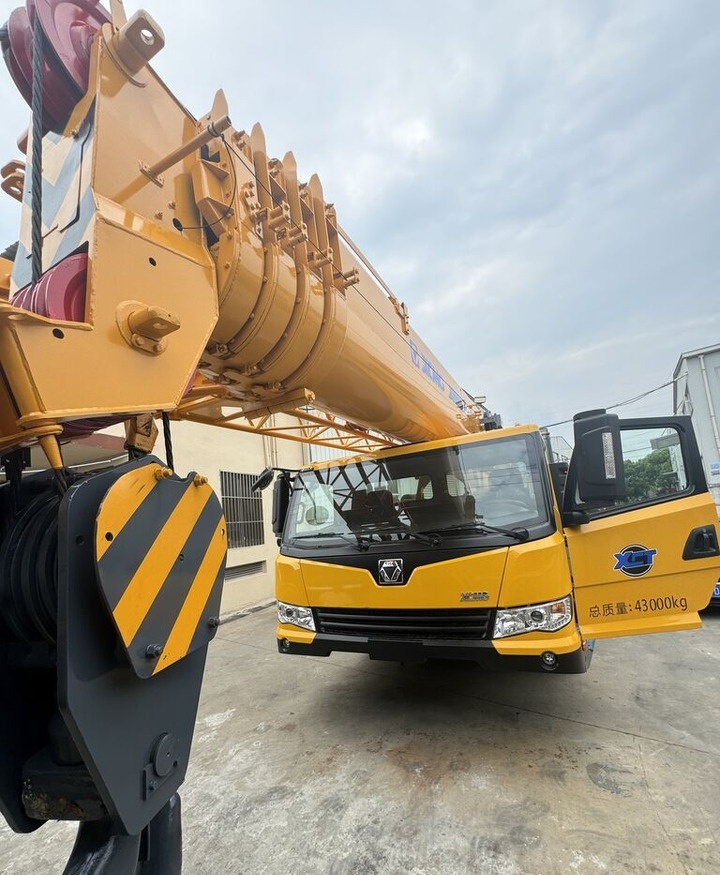 XCMG XCT70 25ton 50ton 70ton 130ton - 移动式起重机:图2 XCMG XCT70 25ton 50ton 70ton 130ton - 移动式起重机:图2