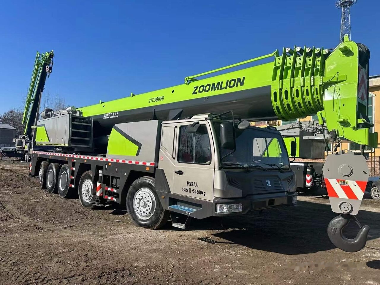 Zoomlion ZTC900V 90T 90ton 80ton 100ton - 移动式起重机:图1 Zoomlion ZTC900V 90T 90ton 80ton 100ton - 移动式起重机:图1