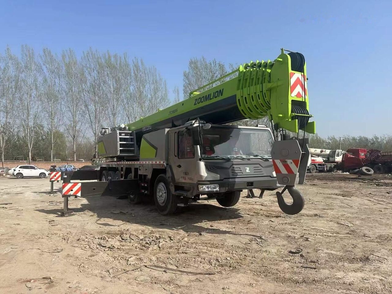 Zoomlion Zoomlion ZTC900V ZTC800V ZTC550V ZTC500V truck cranes - 移动式起重机:图4 Zoomlion Zoomlion ZTC900V ZTC800V ZTC550V ZTC500V truck cranes - 移动式起重机:图4