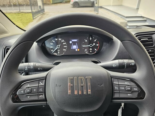 FIAT Ducato 35 MAXI 180 Koffer GFK 2,38 Höhe sofort... - 厢式货车:图2 FIAT Ducato 35 MAXI 180 Koffer GFK 2,38 Höhe sofort... - 厢式货车:图2