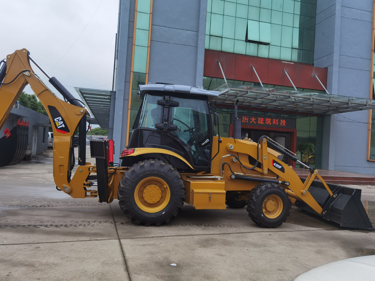 CAT 420F Backhoe Loader - 反铲装载机:图4 CAT 420F Backhoe Loader - 反铲装载机:图4