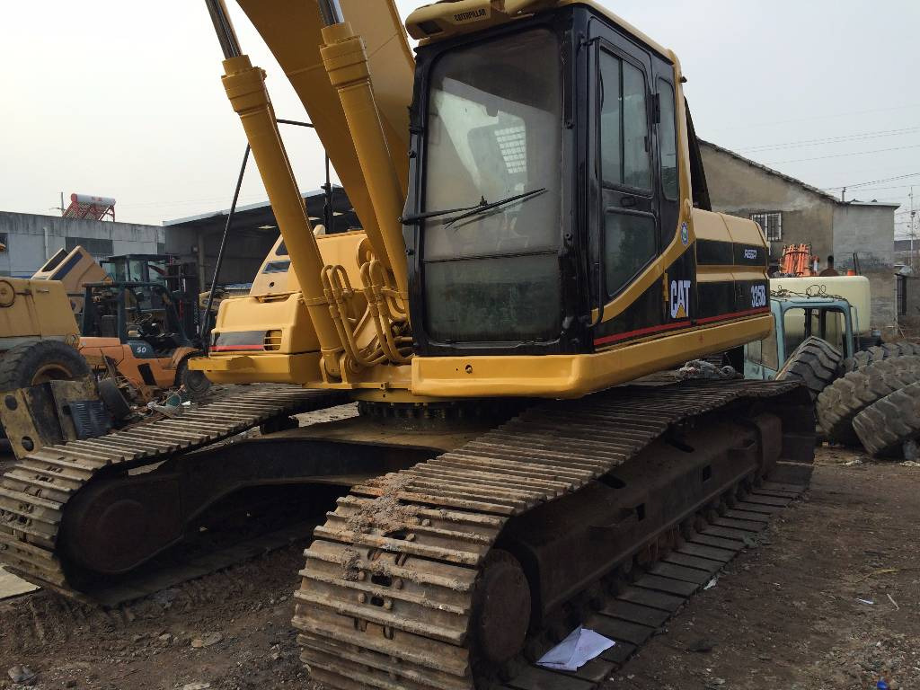 CATERPILLAR 325 B - 履带式挖掘机:图4 CATERPILLAR 325 B - 履带式挖掘机:图4