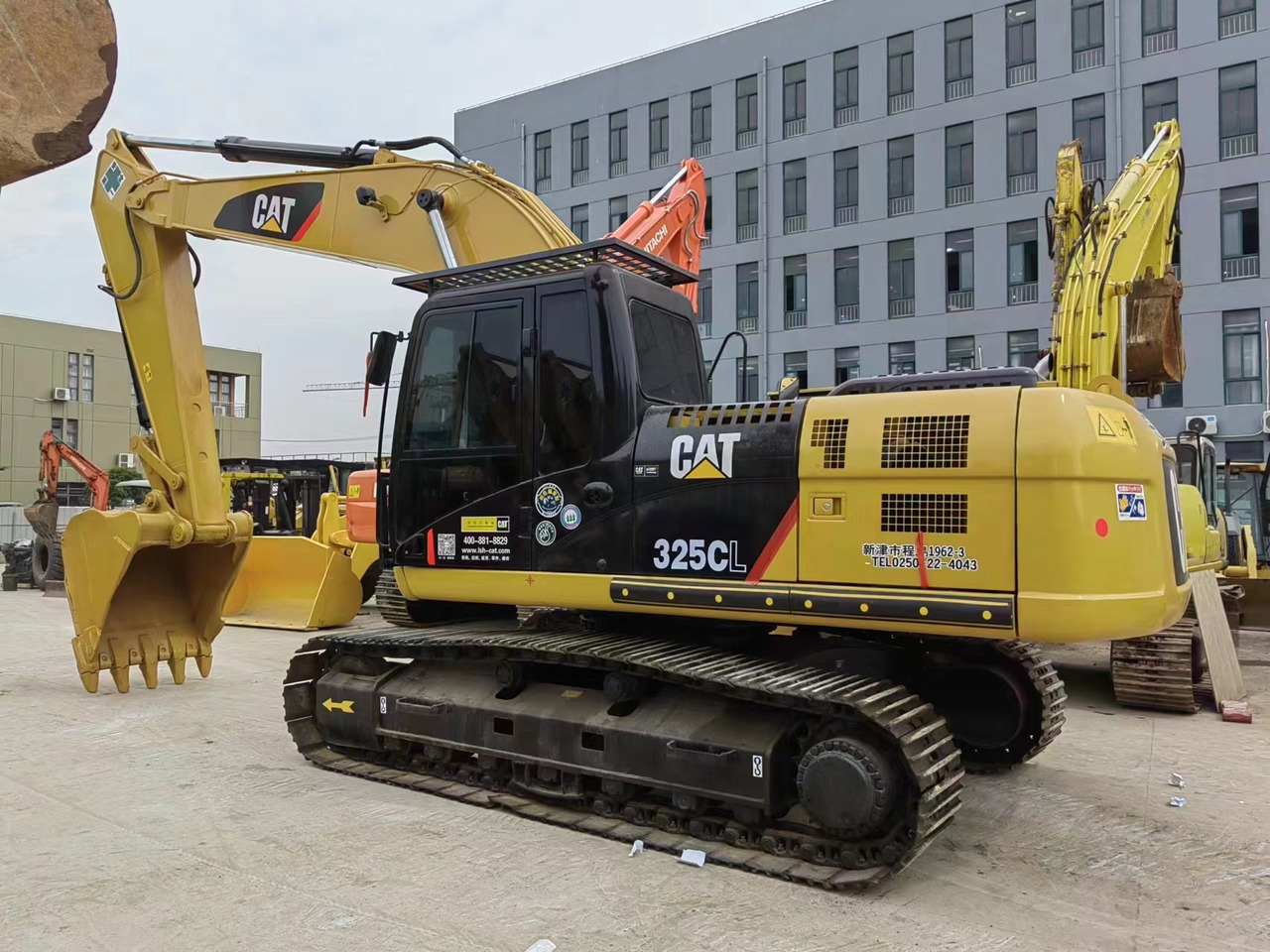 CATERPILLAR 325 C - 履带式挖掘机:图2 CATERPILLAR 325 C - 履带式挖掘机:图2