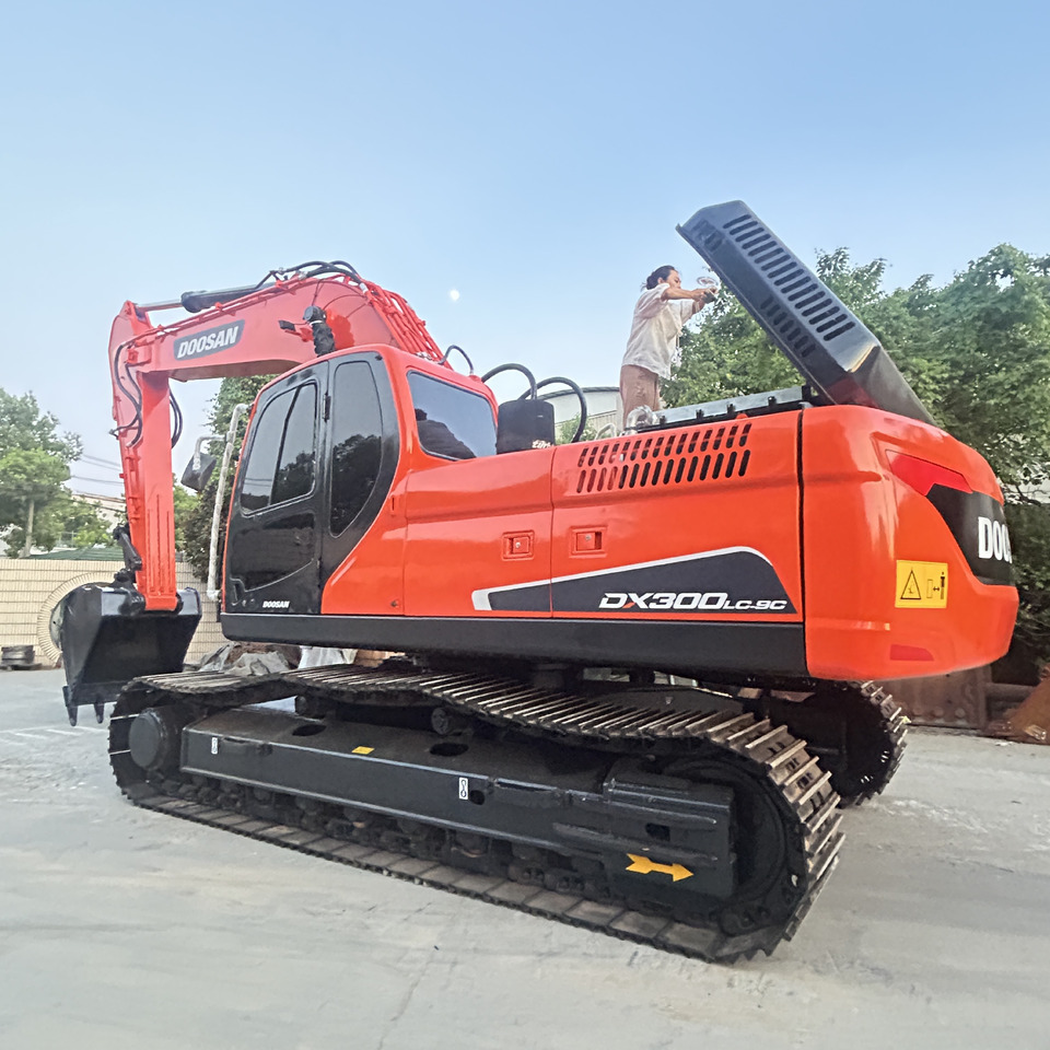 Doosan DX300LC Crawler Excavator - 履带式挖掘机:图4 Doosan DX300LC Crawler Excavator - 履带式挖掘机:图4