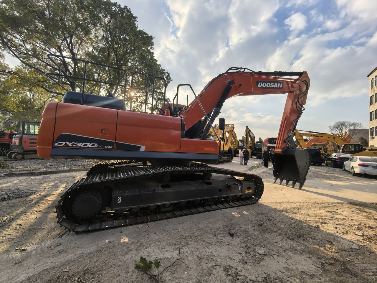 Doosan DX300LC Crawler Excavator - 履带式挖掘机:图2 Doosan DX300LC Crawler Excavator - 履带式挖掘机:图2
