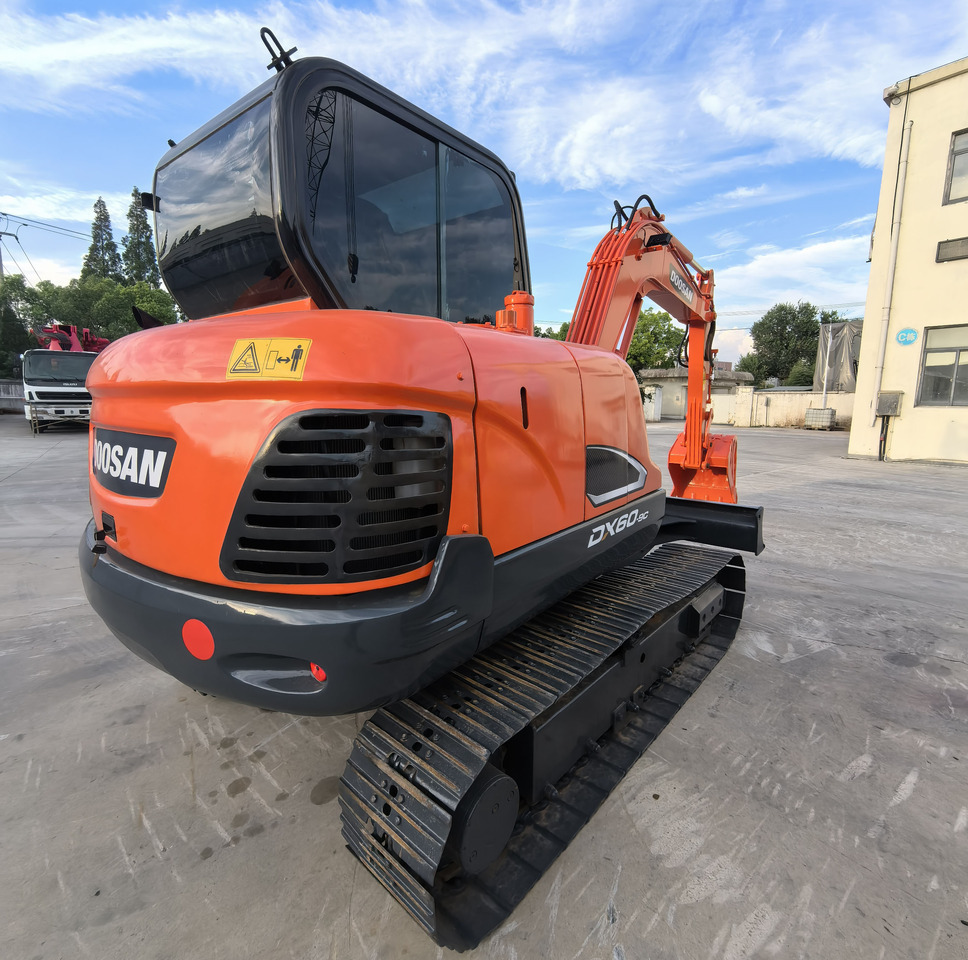 Doosan Dx60 Crawler Excavator - 履带式挖掘机:图1 Doosan Dx60 Crawler Excavator - 履带式挖掘机:图1