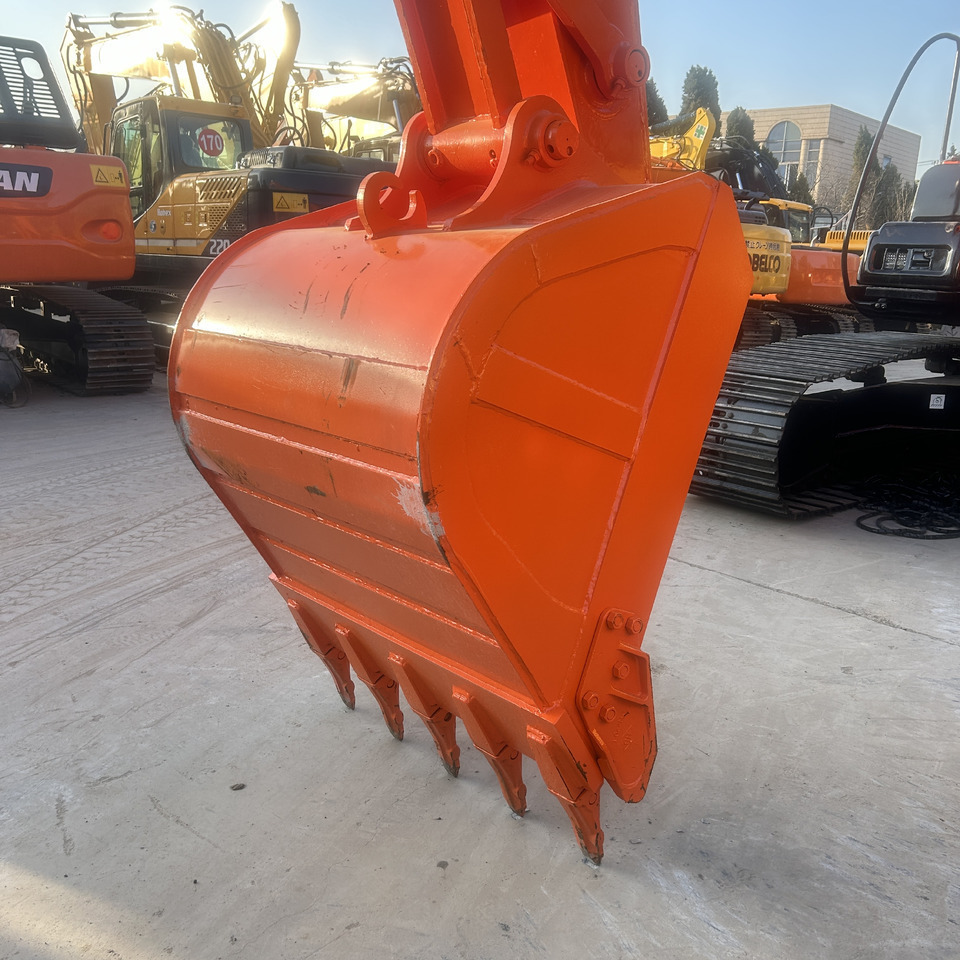 Hitachi ZX200-3 Excavator - 履带式挖掘机:图3 Hitachi ZX200-3 Excavator - 履带式挖掘机:图3