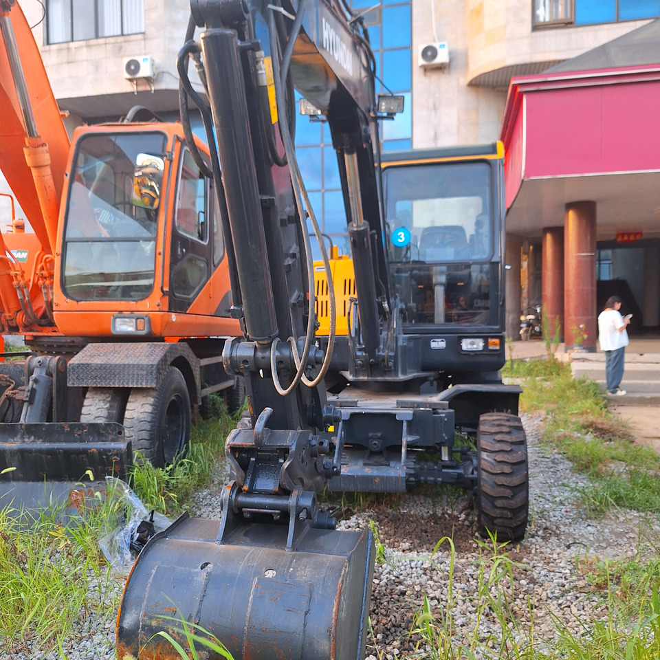 Hyundai HW60 excavator - 轮式挖掘机:图2 Hyundai HW60 excavator - 轮式挖掘机:图2
