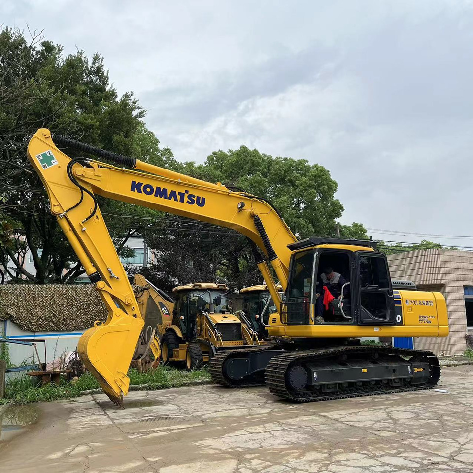 Komatsu PC220-8 Excavator - 履带式挖掘机:图2 Komatsu PC220-8 Excavator - 履带式挖掘机:图2