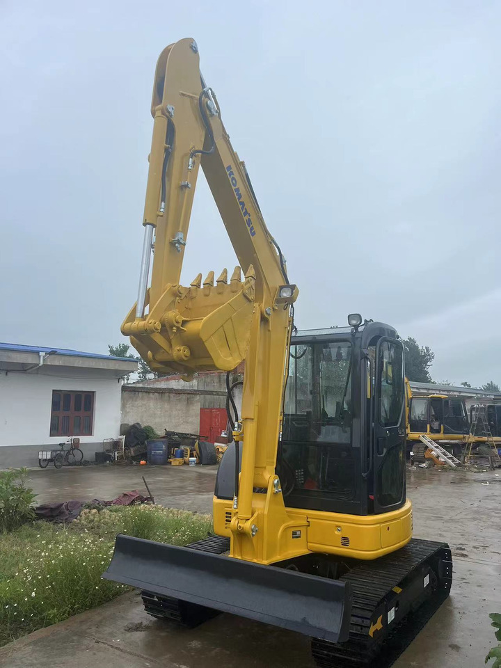 Komatsu PC55MR - 小型挖掘机:图4 Komatsu PC55MR - 小型挖掘机:图4