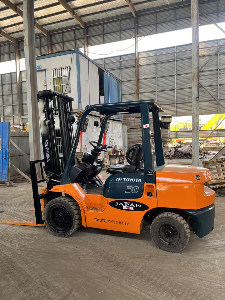 Toyota FD30 Forklift - 柴油叉车:图3 Toyota FD30 Forklift - 柴油叉车:图3