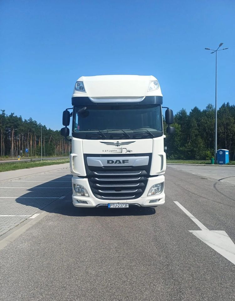DAF XF 480 SUPER SPACE CAB / ZESTAW TANDEM PRZEJAZDOWY 120 M3 / SSC / ACC /EURO 6 - 侧帘卡车:图4 DAF XF 480 SUPER SPACE CAB / ZESTAW TANDEM PRZEJAZDOWY 120 M3 / SSC / ACC /EURO 6 - 侧帘卡车:图4