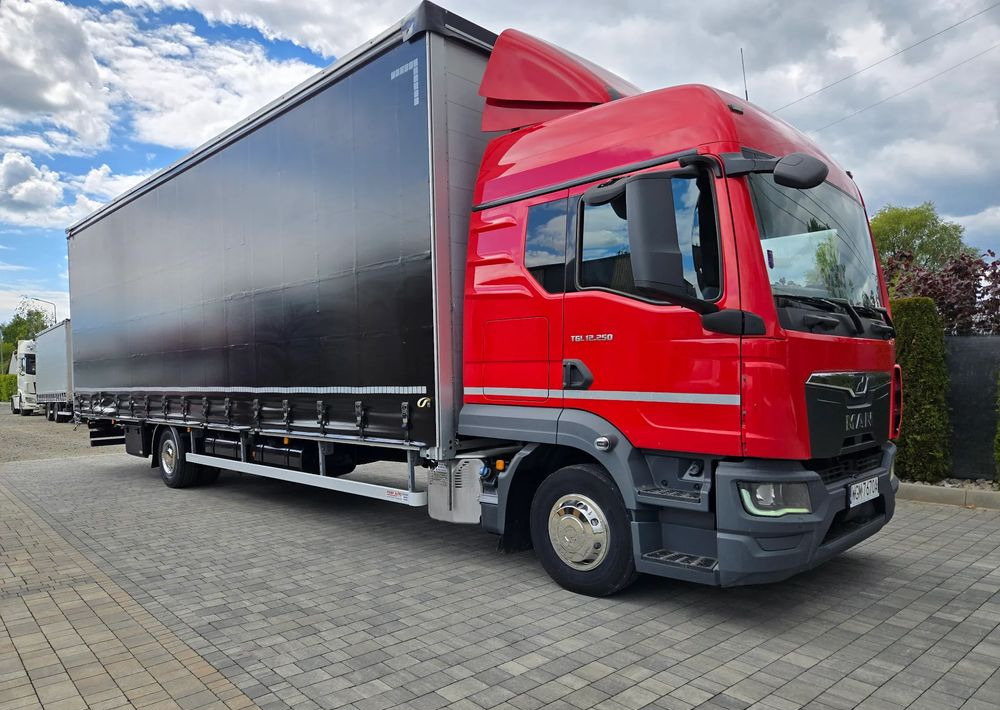 MAN TGL 12.250 - 侧帘卡车:图2 MAN TGL 12.250 - 侧帘卡车:图2