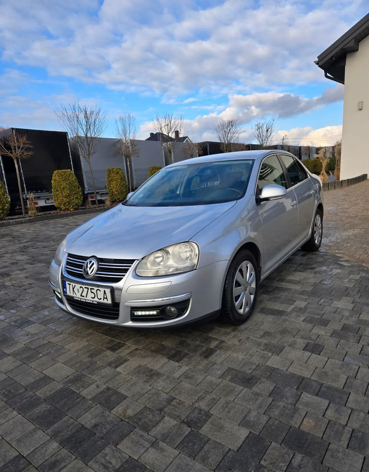 Volkswagen Jetta 2.0 TDI Sportline - 轿车:图2 Volkswagen Jetta 2.0 TDI Sportline - 轿车:图2