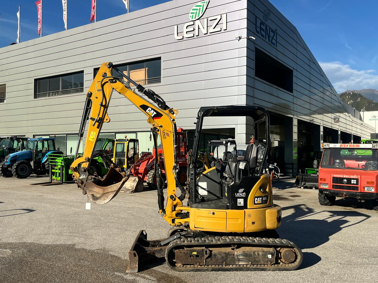 ESCAVATORE CAT 303 E CR - 小型挖掘机:图1 ESCAVATORE CAT 303 E CR - 小型挖掘机:图1