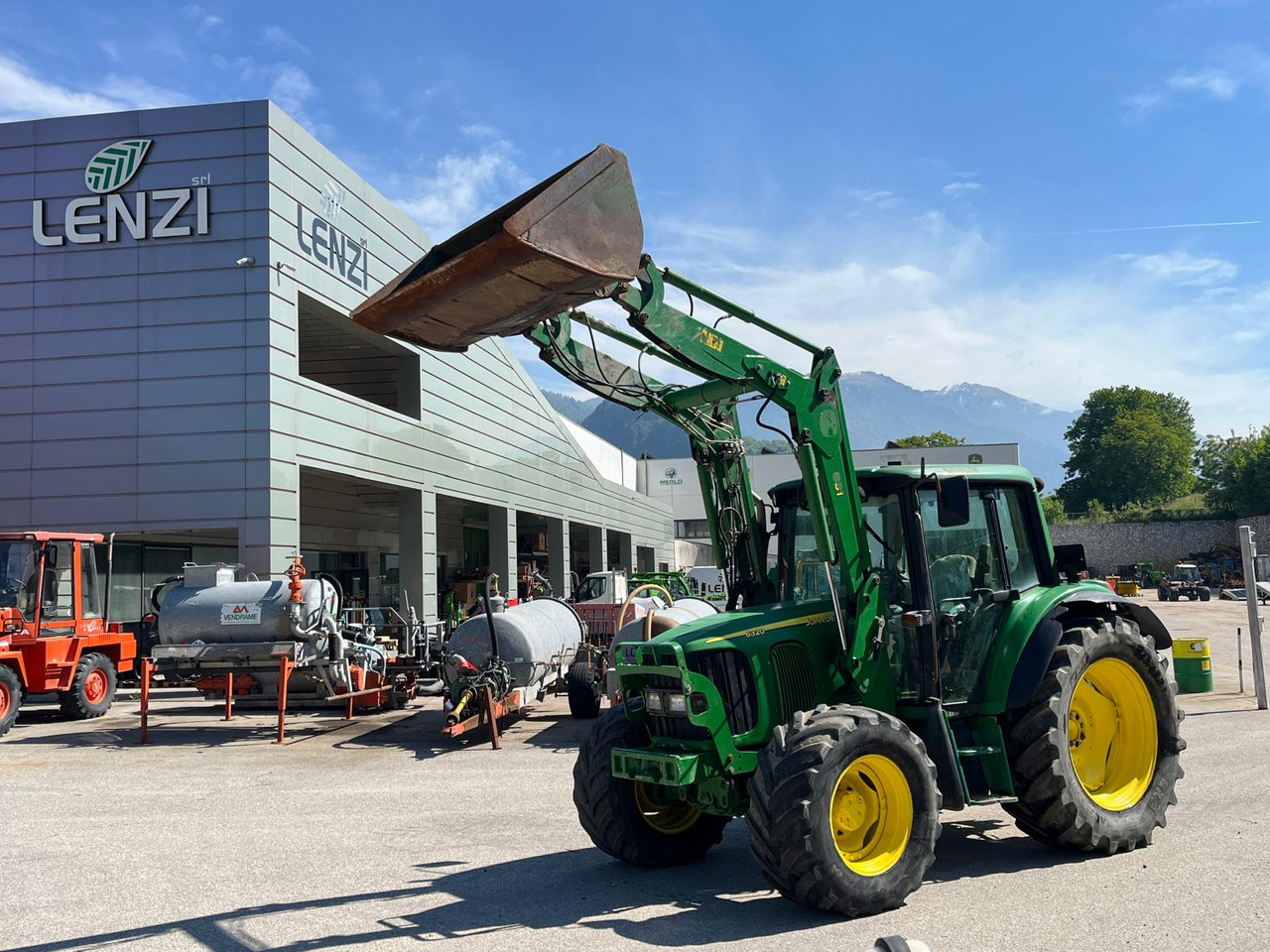 JOHN DEERE 6320 - 拖拉机:图1 JOHN DEERE 6320 - 拖拉机:图1