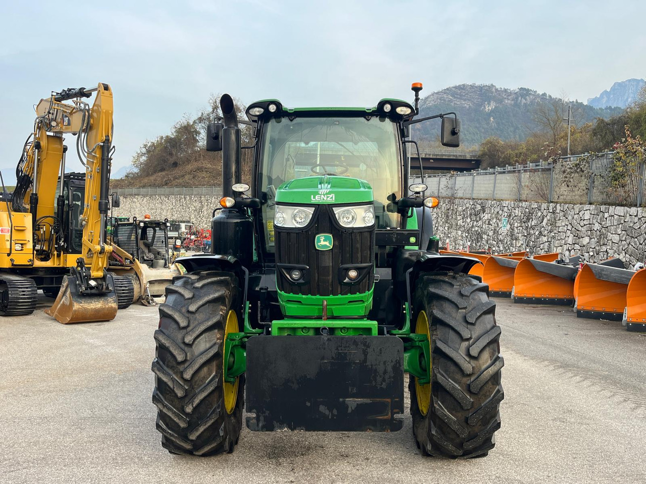 John Deere 6175R - 拖拉机:图3 John Deere 6175R - 拖拉机:图3