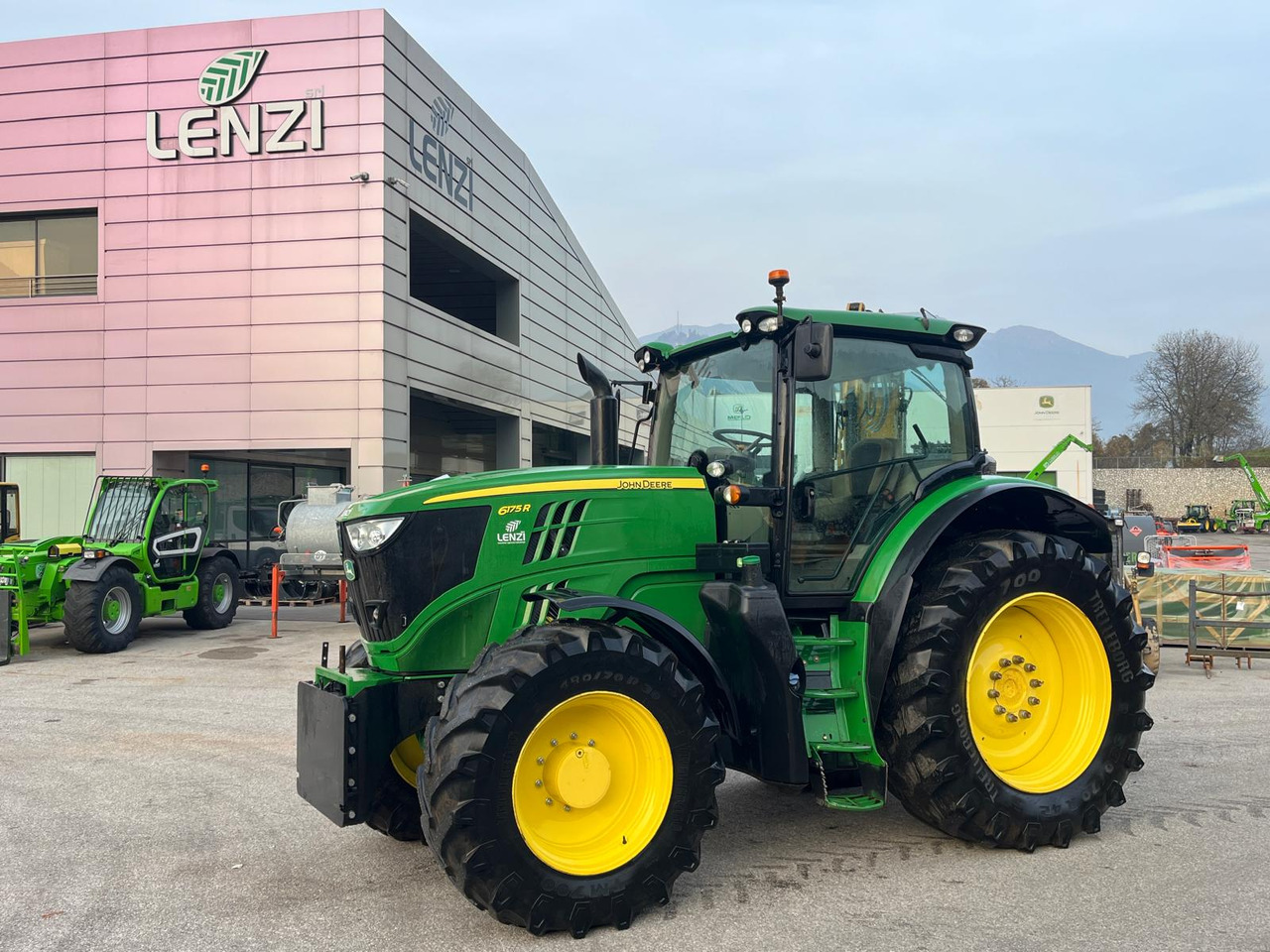 John Deere 6175R - 拖拉机:图1 John Deere 6175R - 拖拉机:图1