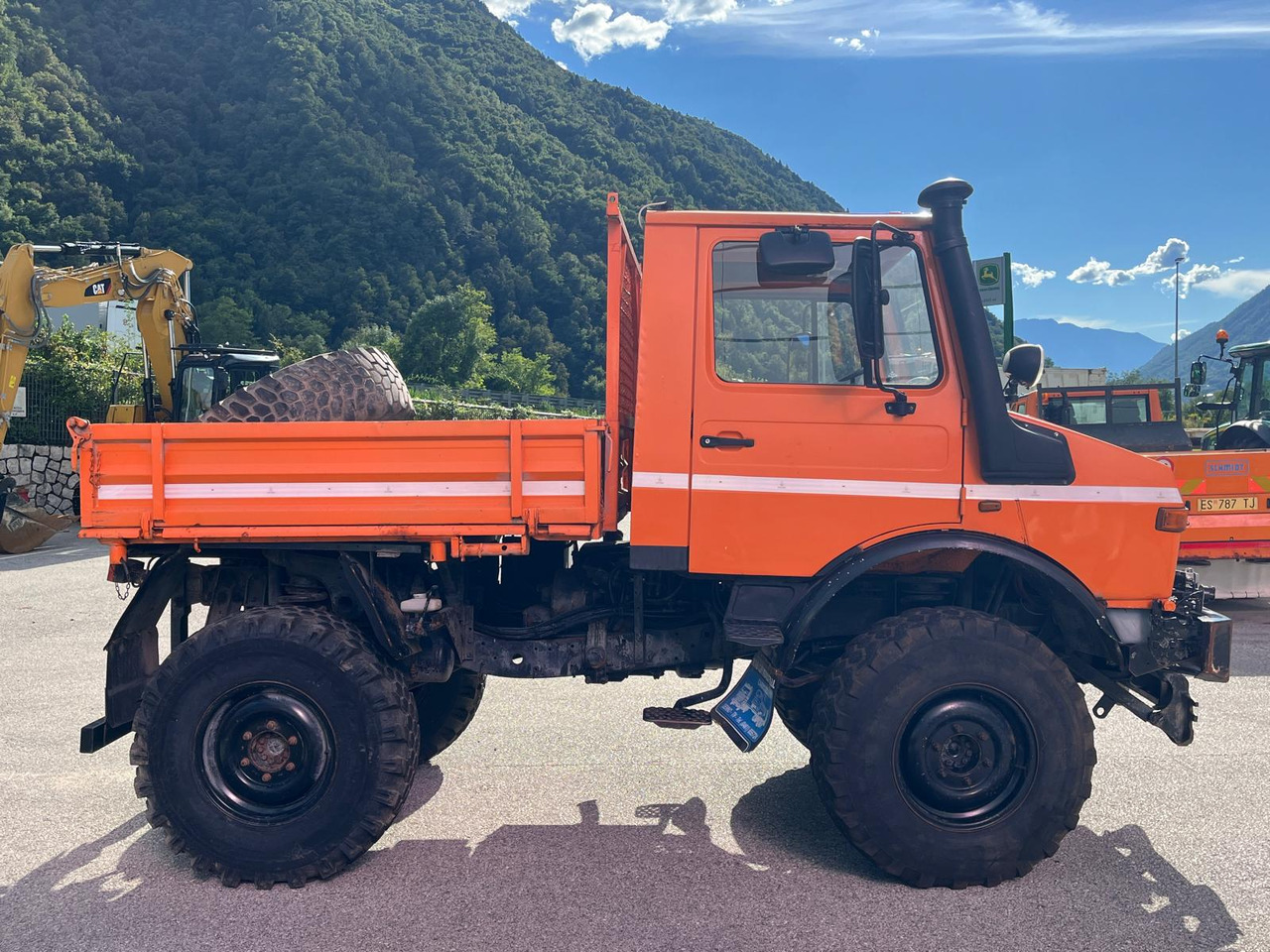 MERCEDES BENZ UNIMOG U1200 – 70 - 翻斗车:图5 MERCEDES BENZ UNIMOG U1200 – 70 - 翻斗车:图5