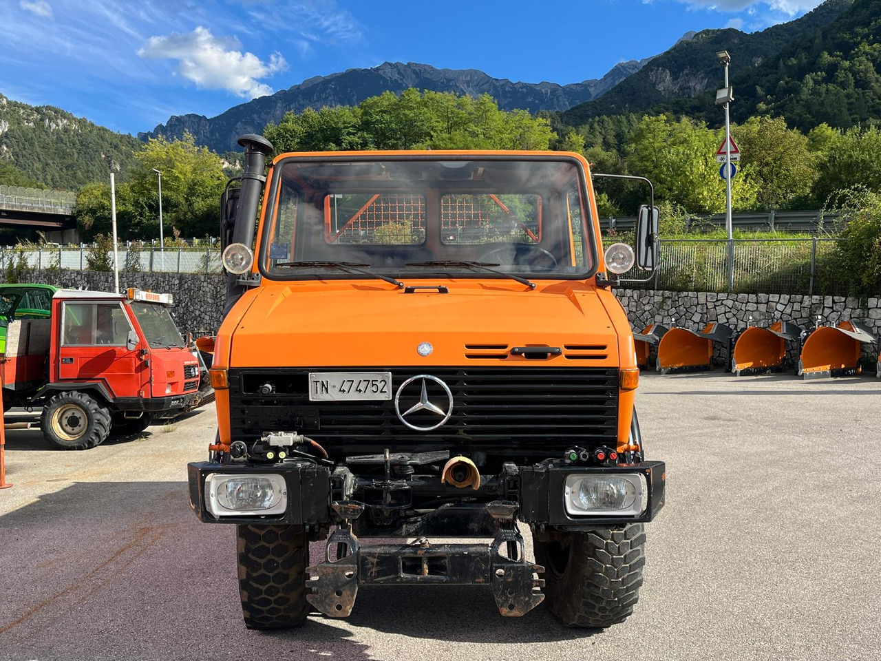 MERCEDES BENZ UNIMOG U1200 – 70 - 翻斗车:图3 MERCEDES BENZ UNIMOG U1200 – 70 - 翻斗车:图3