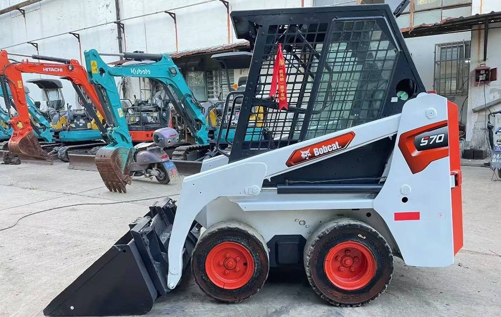 Bobcat S 70 - 滑移装载机:图1 Bobcat S 70 - 滑移装载机:图1