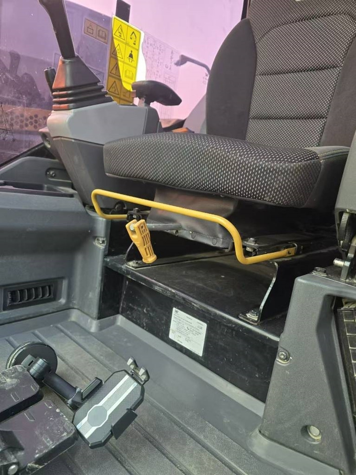 CAT 306  - 小型挖掘机:图5 CAT 306  - 小型挖掘机:图5